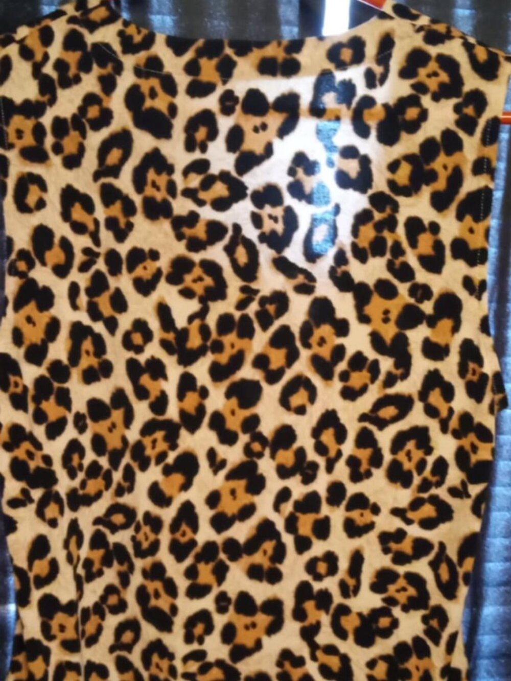 DKNY Sleeveless Top animal print medium side shoulder wrap - Picture 3 of 3